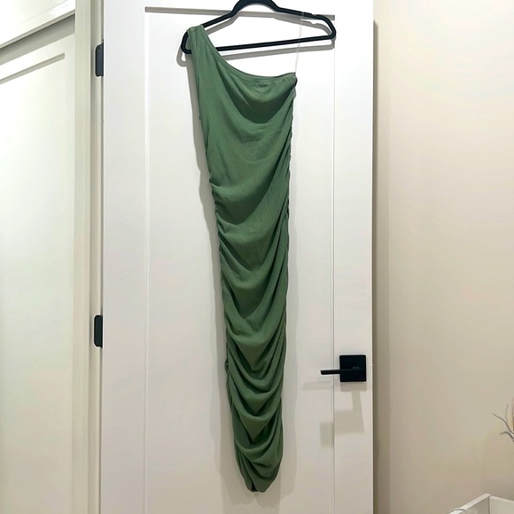 SNDYS Moss Green Ribbed One-Shoulder Ruched Midi Dress – Size S - Picture 2 of 5